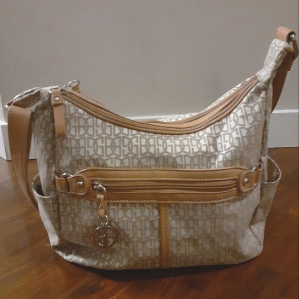 GIANI BERNINI Shoulder Bag in Tan/Brown Classic Neutral Quiet Luxury